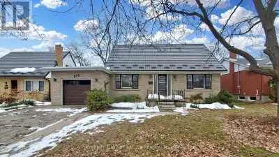 273 DUMFRIES AVENUE Kitchener, Ontario