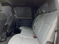 TRAILER SWAY CONTROL, TRAILER HITCH, ELECTRONIC STABILITY, TRACTION CONTROL, REMOTE KEYLESS ENTRY De... (image 9)