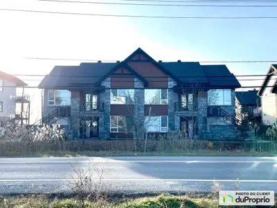 Superbe condo clé en main très lumineux, coup de coeur assuré! Construction 2016. Plafonds de 9'. Gr...