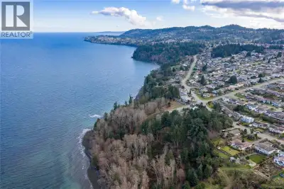 Stunning high bank waterfront property located in one of Nanaimo’s nicest areas with a recently upda...