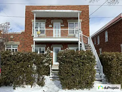 Superbe duplex très bien entretenu au fil des ans. Possibilité de revenus, avec propriétaire occupan...