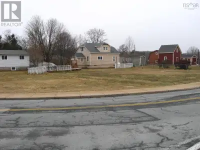 Great location just minutes from the town of Liverpool, this 14000. square foot lot has lots of pote...