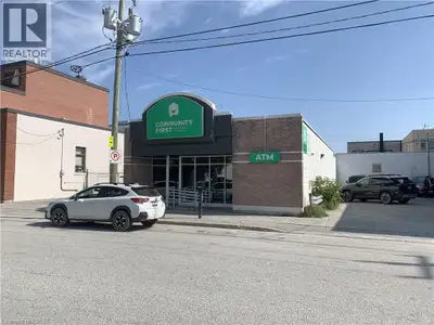 YNCU is relocating! Well maintained commercial building located in central Timmins. Approx 2,920 sq....