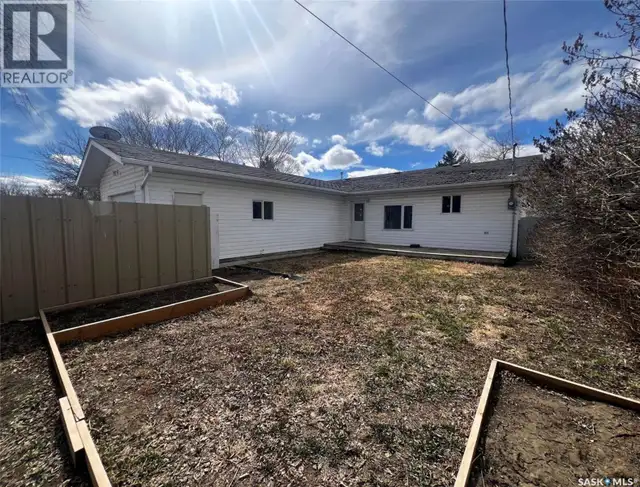 349 10th AVENUE NW Swift Current, Saskatchewan in Houses for Sale in Swift Current - Image 3