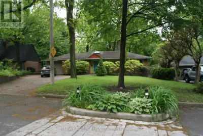 LOWER LEVEL - 53 GREENBROOK DRIVE Toronto (Beechborough-Greenbro