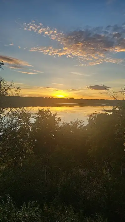 Spacious Lake House – Stunning Upper Floor Lakeview, View more