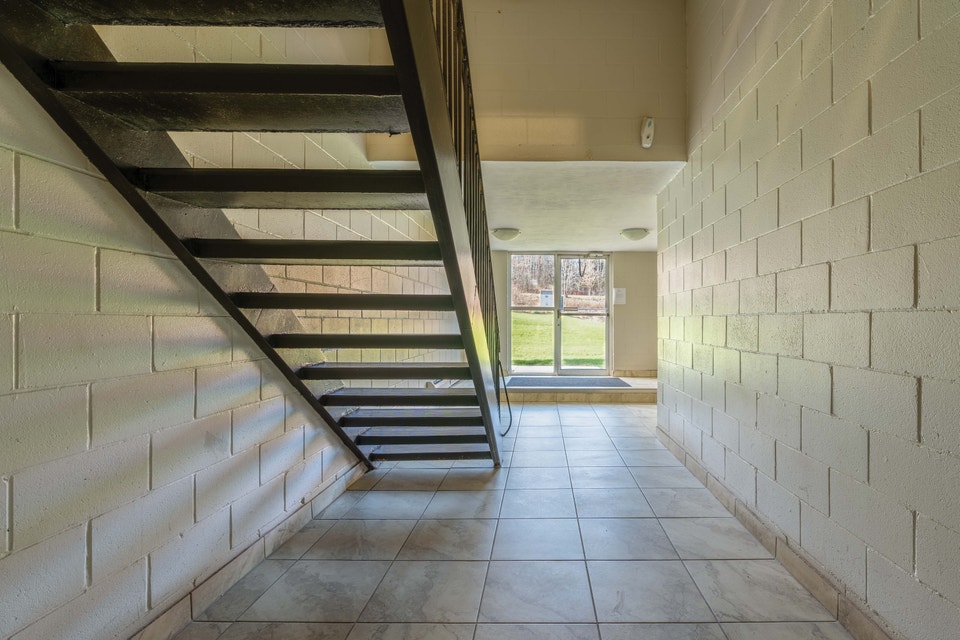 Huron Manor Apartments - 1 Bedroom, 1 Bath B Apartment for Rent 5