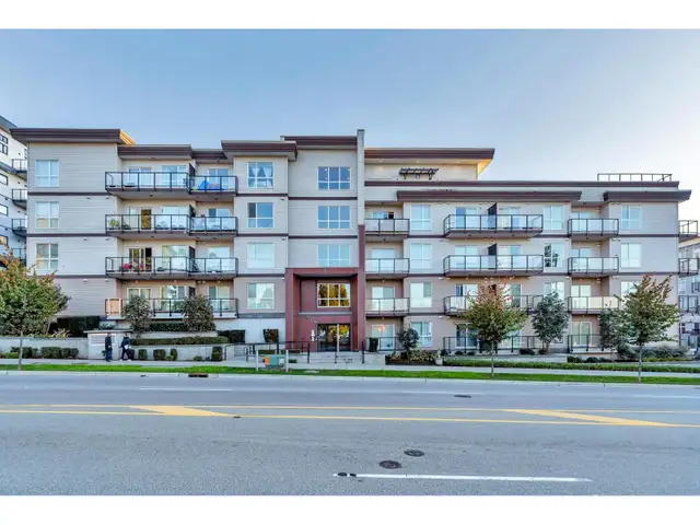 221 13768 108 AVENUE Surrey, British Columbia in Condos for Sale in Delta/Surrey/Langley - Image 2