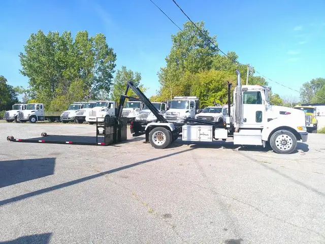2019 Peterbilt 337 in Heavy Trucks in Hamilton - Image 8