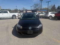 Experience the perfect blend of practicality and spirited driving with the 2010 Volkswagen Golf Wago... (image 1)