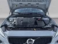 CLEAN CARFAX/MANITOBA OWNED, LUXURY MEETS CONFIDENCE 2.0L Turbocharged 4-Cylinder Engine| 8-Speed Au... (image 5)
