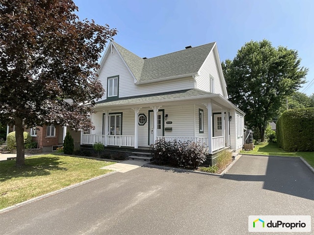 $565,000 - 2 Storey for sale in St-Romuald — photo 1