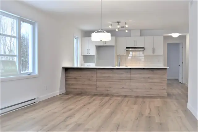 ROC POINTE, grand 4½ à louer, 1er avril 2026 in Long Term Rentals in Lévis - Image 5