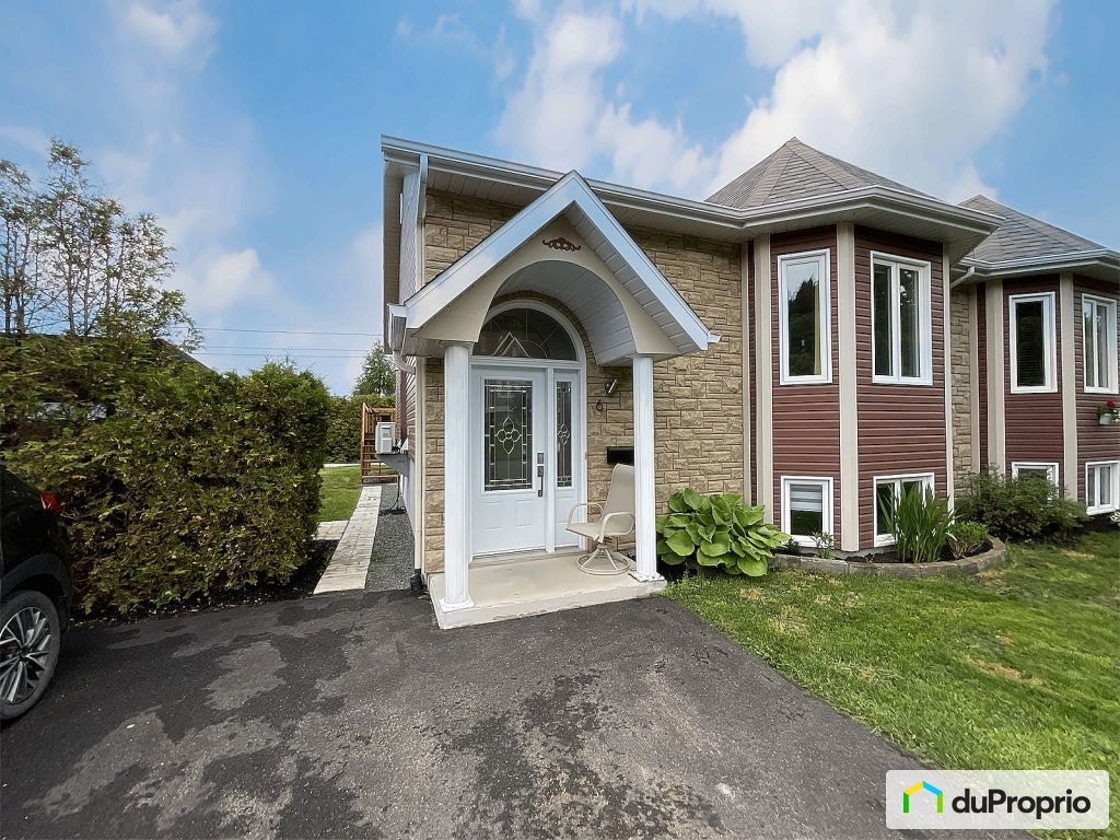 $349,900 - Semi-detached for sale in Riviere-Du-Loup — photo 1