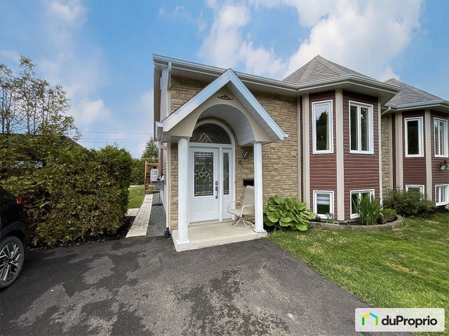 $349,900 - Semi-detached for sale in Riviere-Du-Loup — photo 1