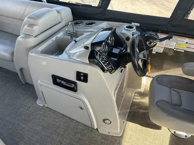 2018 Princecraft QUORUM 25RL in Powerboats & Motorboats in Québec City - Image 21