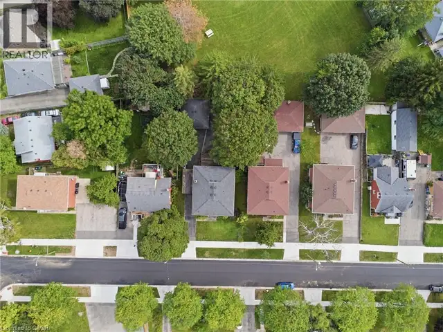 103 MARLBOROUGH Avenue Kitchener, Ontario in Houses for Sale in Kitchener / Waterloo - Image 40