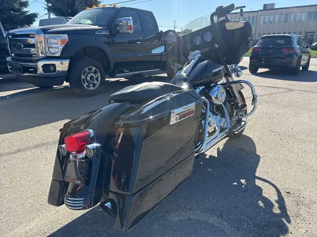 2011 Harley-Davidson Street Glide ~ ELECTRA GLIDE LTD ~ 103CI ~  in Sport Touring in City of Toronto - Image 6