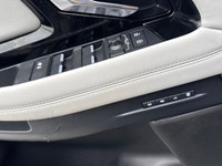 One Owner, AWD, Panoramic Roof, Navigation, Leather Heated P/Memory Seats, P/Tailgate, Adaptive Crui... (image 9)