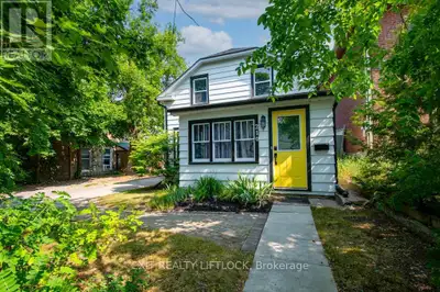 This centrally located 2+2 bedroom, 2 bathroom home is a smart choice for investors or first-time bu...