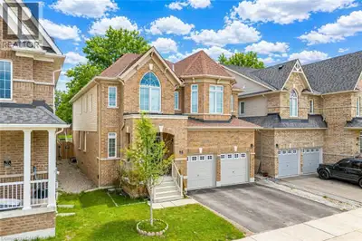 Welcome to 667 Linden Drive, Cambridge: a stunning and impeccably maintained detached home nestled i...