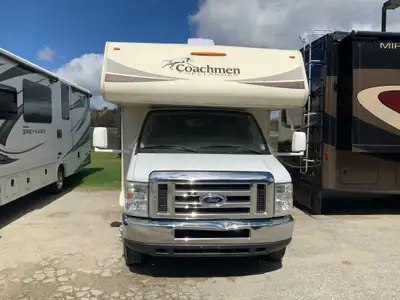 2016 Coachmen Freelander 26RS — Class C Motorhome The 2016 Coachmen Freelander 26RS is a well-mainta...