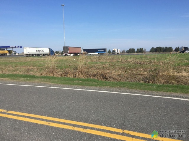 $1,800,000 - Commercial Lot for sale in St-Cyrille-De-Wendover — photo 1