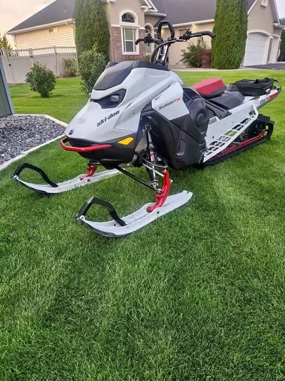 APPLY NOW: https://www.ridecollective.ca/get-pre-approved 2023 SKIDOO SUMMIT X 165" 850cc engine del...