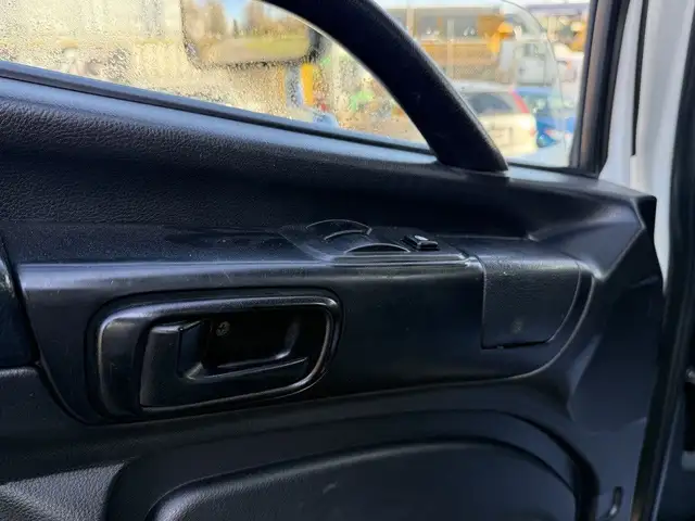 2015 Hino 358 22 Foot Dump Flatdeck with Amco Veba Crane and Air in Heavy Trucks in Regina - Image 39