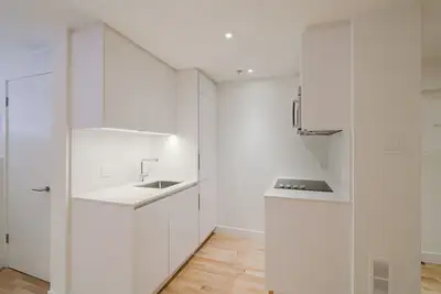 Renovated Akelius studio apartment for rent. Located near blvd Saint-Laurent in the Plateau Mont-Roy...