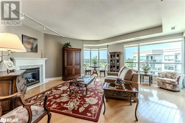2 TORONTO Street Unit# PH2/3 Barrie, Ontario63005673866241121