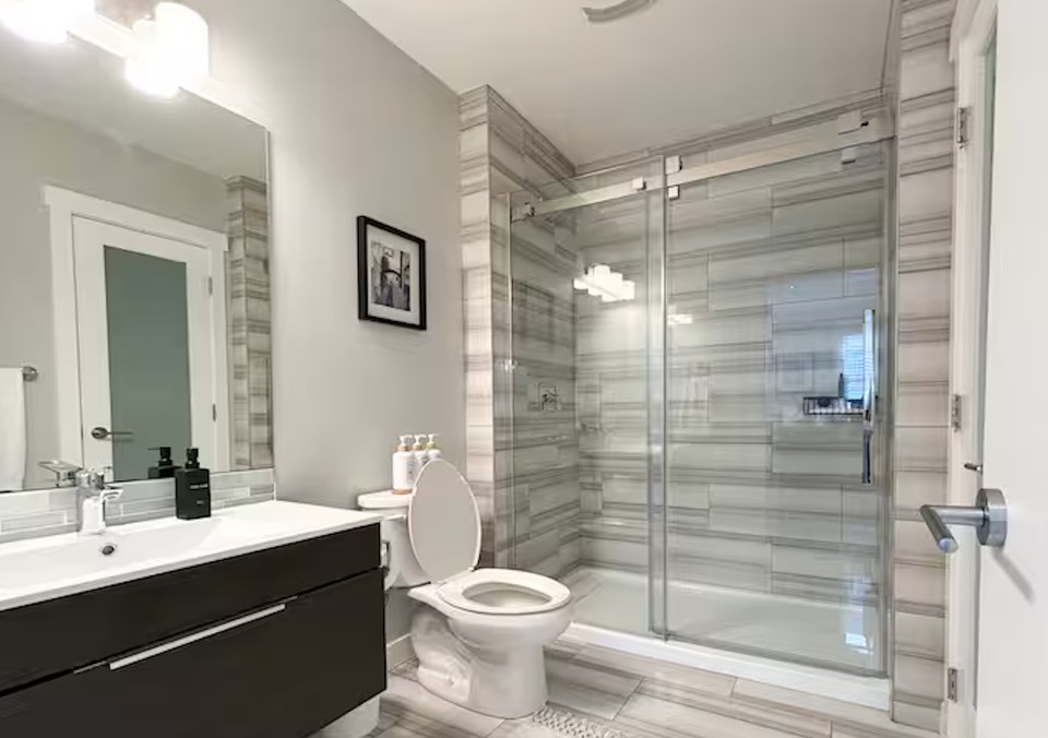 FOR RENT: Spacious 3-Bedroom, 2-Bathroom Home in Calgary  1746 3 5