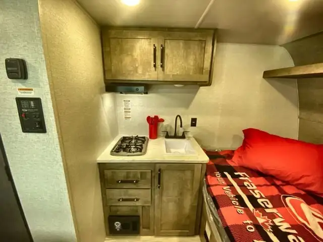 2025 Keystone RV Springdale Classic Mini 1400RE in Travel Trailers & Campers in Bedford - Image 15