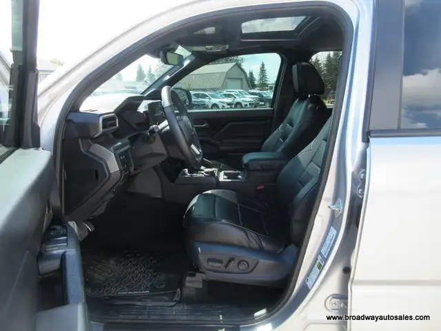 2024 Toyota Tacoma LIKE NEW TRD-VERSION 5 PASSENGER 2.4L - DOHC. in Cars & Trucks in Markham / York Region - Image 12