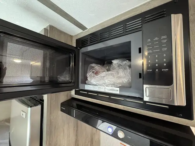2026 ,Sun Lite,Sunset Park RV 19BH in Travel Trailers & Campers in Kamloops - Image 13