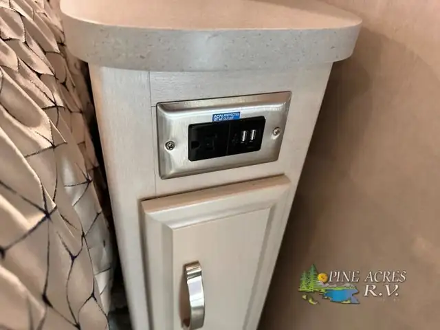 2023 Newmar Kountry Star 4037 Diesel Pusher 360 h.p. in RVs & Motorhomes in Moncton - Image 57