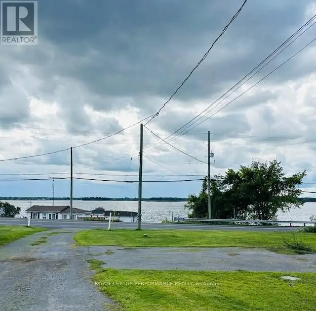 18787 COUNTY RD 2 ROAD South Glengarry, Ontario in Houses for Sale in Cornwall - Image 12