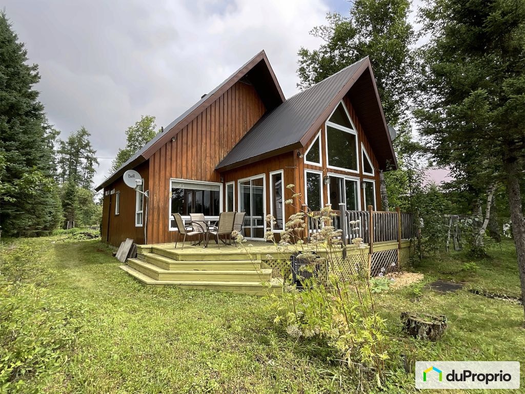 $298,000 - 1 1/2 Storey for sale in St-Francois-De-Sales — photo 1