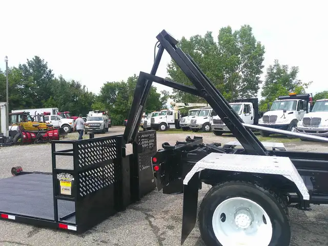 2017 Freightliner M2 in Heavy Trucks in Hamilton - Image 12