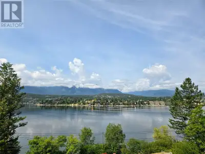 Dreaming of the ultimate lake life in Windermere, BC? Make it a reality. This isn't just a property;...
