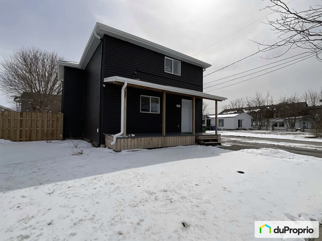 $379,000 - 2 Storey for sale in Huntingdon — photo 1