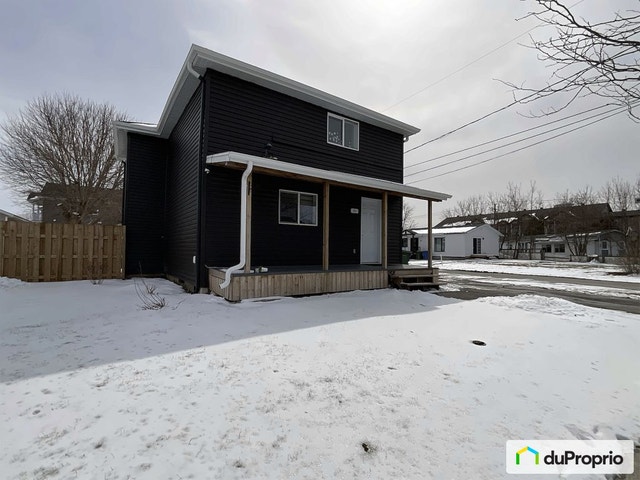 $379,000 - 2 Storey for sale in Huntingdon — photo 1