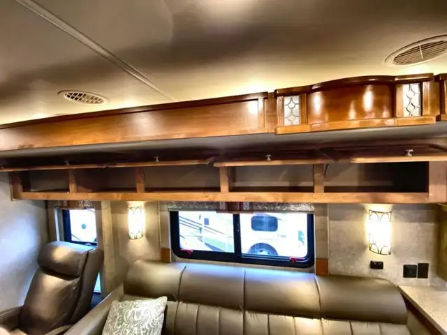 2017 Tiffin Motorhomes Allegro 36 LA in RVs & Motorhomes in Abbotsford - Image 41