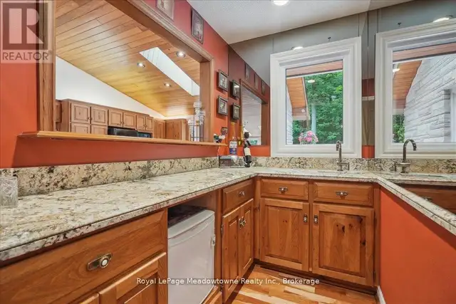 5590 STEELES AVENUE W Milton, Ontario in Houses for Sale in Oakville / Halton Region - Image 20