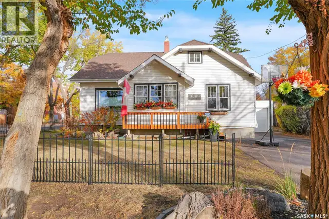 845 Alder AVENUE Moose Jaw, Saskatchewan in Houses for Sale in Moose Jaw - Image 2