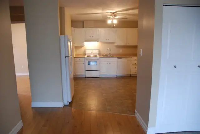 ** 3 FREE Parking Spaces**  Family Friendly *Monthly Lease in Long Term Rentals in Moncton - Image 4