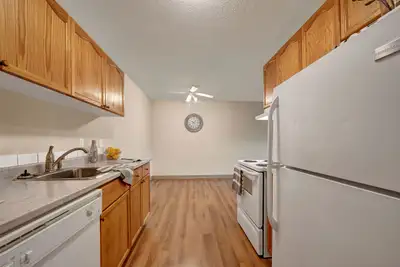 Cambridge West Apartment Homes offers spacious, comfortable suites in Edmonton, AB. Our pet-friendly...