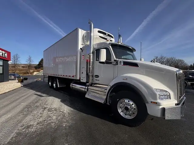 2025 Kenworth T880 in Heavy Trucks in Moncton - Image 6