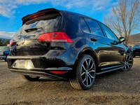 Experience the eco-friendly power of the 2016 Volkswagen e-Golf SEL Premium in attractive white. Thi... (image 1)