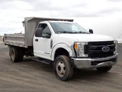 2017 Ford F550 XL Ford F550 XL 2017 Ford F550 2017 (Usagé) Prêt à travailler Nouveauté chez Camions...